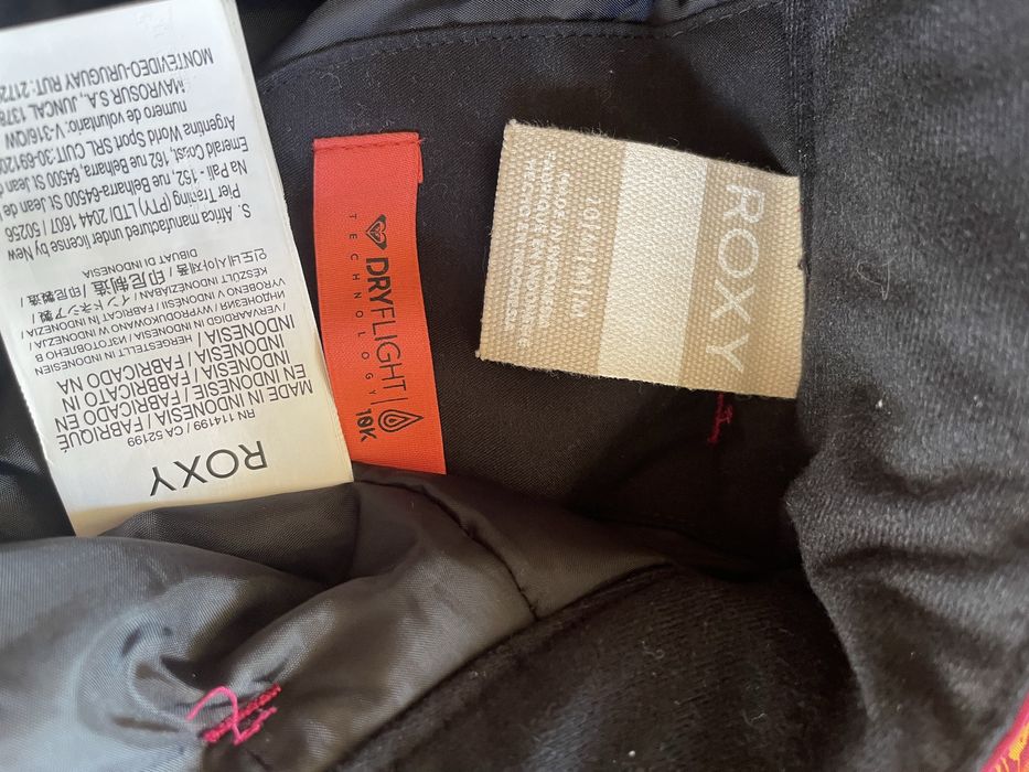 Детски ски екип Roxy от две части за общо 140 лева