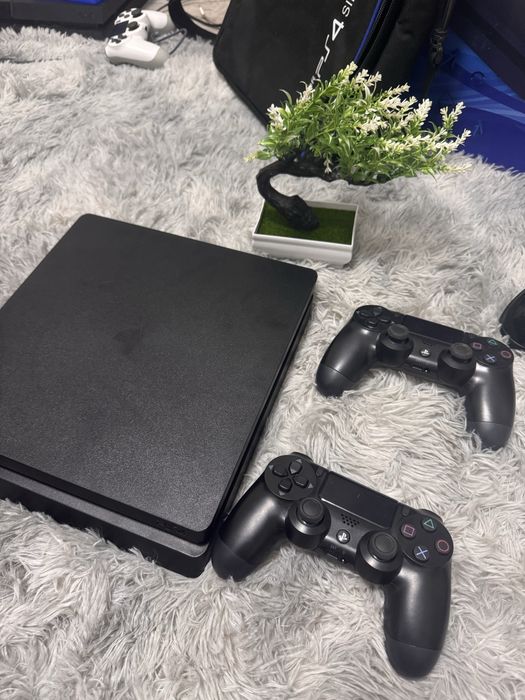 Playstaton 4 SLIM 1 TB + 3 игры