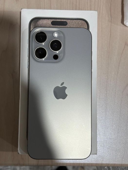 Меняю на iphone 15 pro синий