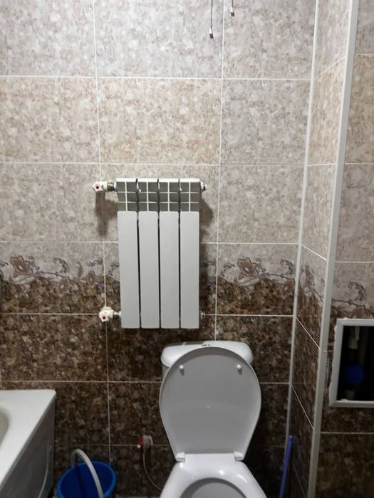 4каватли янги домнинг 3каватидаги 1хонали квартира ижарага берилади