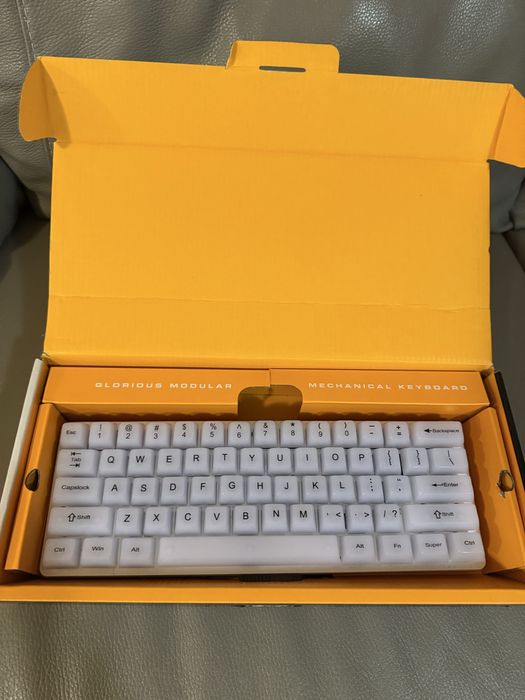 Custom Glorious GMMK Compact клавиатура– Gateron Oil King V2