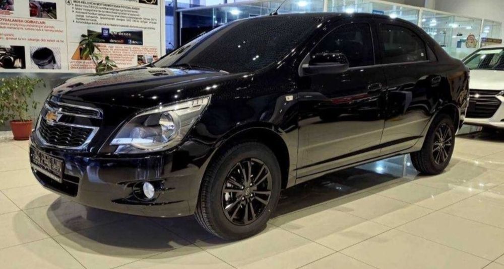 Chevrolet Cobalt midnight black