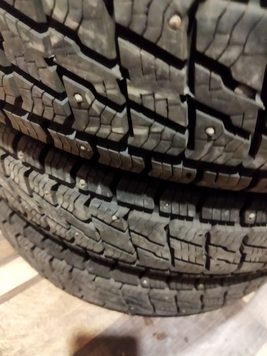 Продам комплект шин
