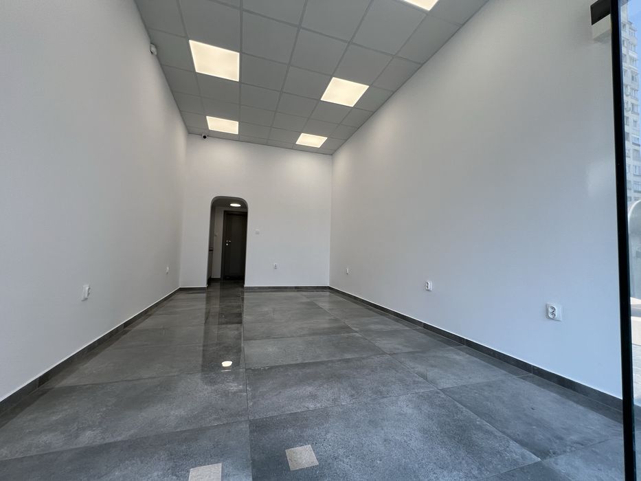 Дава се под наем Магазин в Русе, Център - 30 кв.м за 400 € - Снимка #12