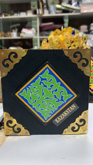 Подставка с орнаментом