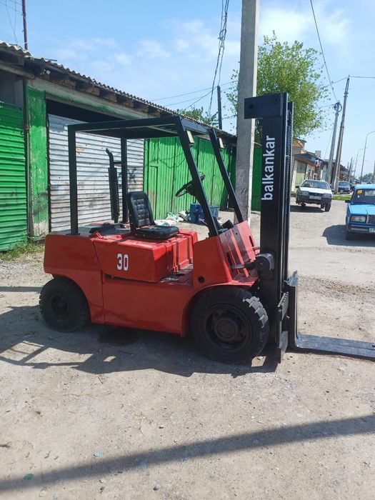 Погрузчик вилочный Балканкар