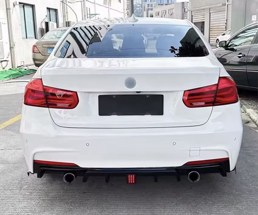 Difuzor ornament evacuare bara spate  BMW F30 F31 Tobe 335d 335i style