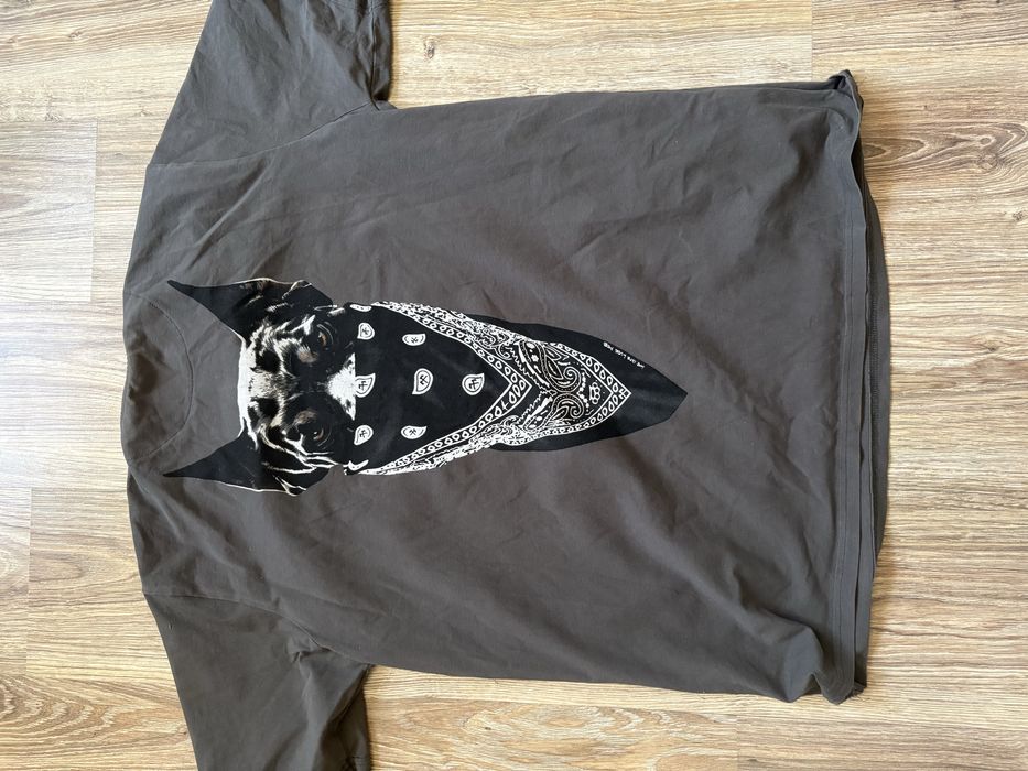 Luda тениска.