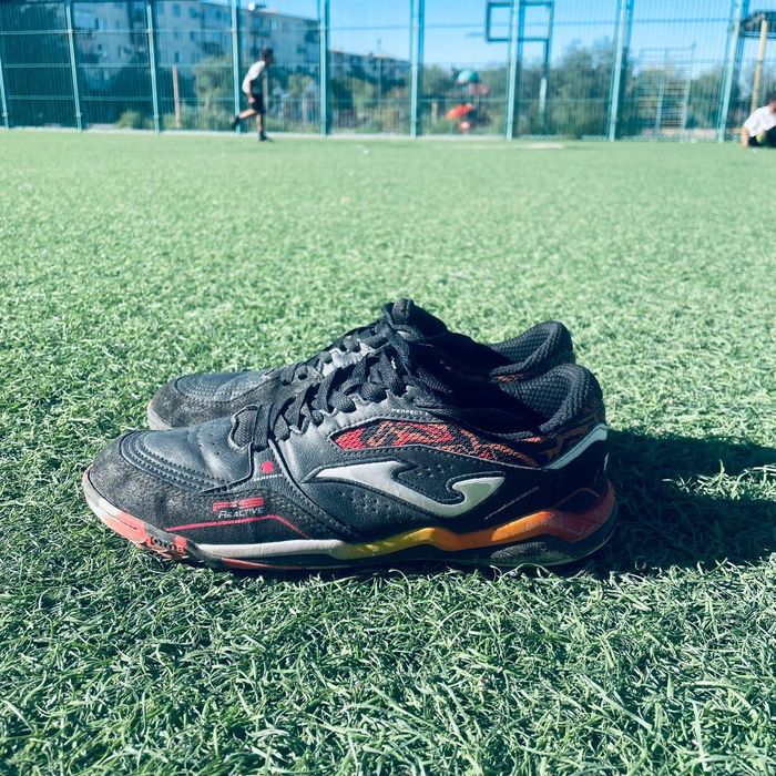 Сарканошки Joma 41размер  чёрном цвете