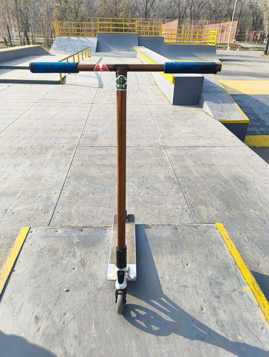 Самокат  трюковой