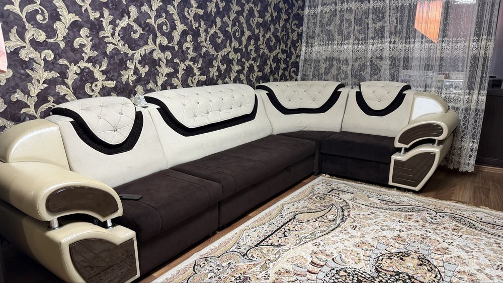 Продам угловой диван б/у