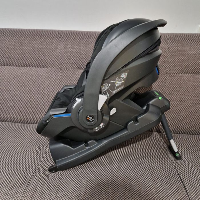 Scoica auto Babyzen cu insertie pentru nou nascut, isofix si adaptori