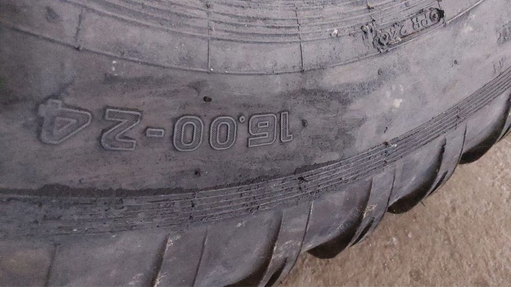 16.00 R24, шина на грейдер