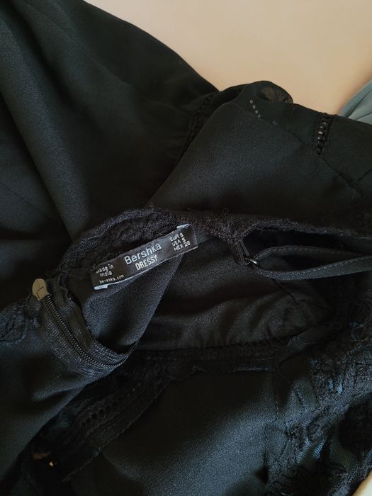 Salopeta scurta negra Bershka