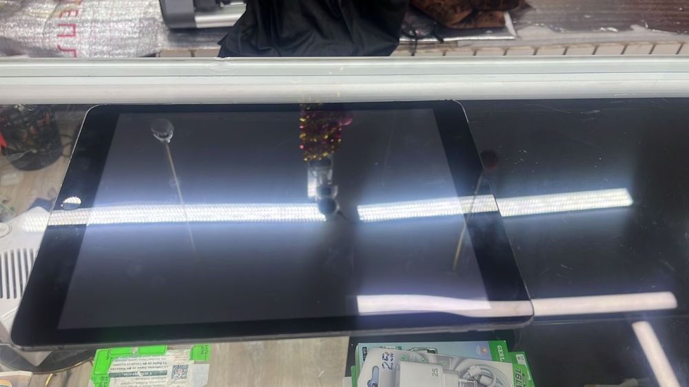 Продам айпад 9 поколения 64 гв