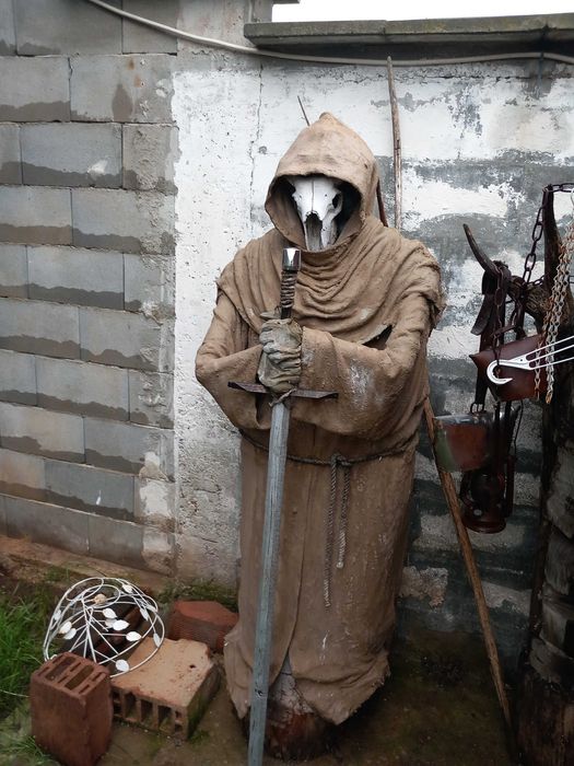 Рицар. Естествени размери.