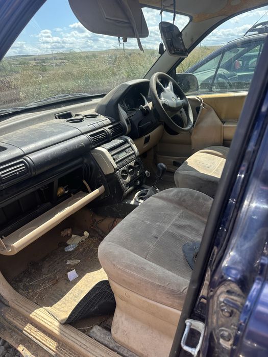 Dezmembrez land Rover freelander
