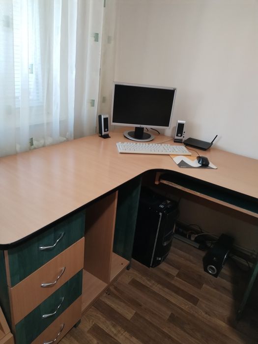 Vând birou ,utilizat