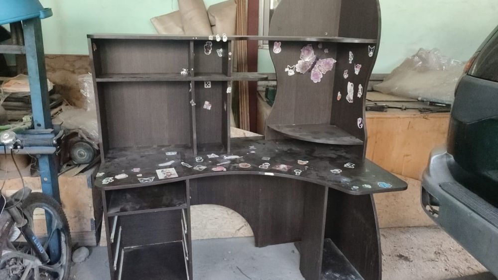 Компьютерный стол