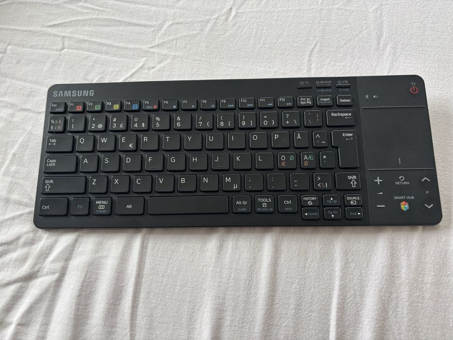 Tastatura Samsung Smart TV cu touchpad