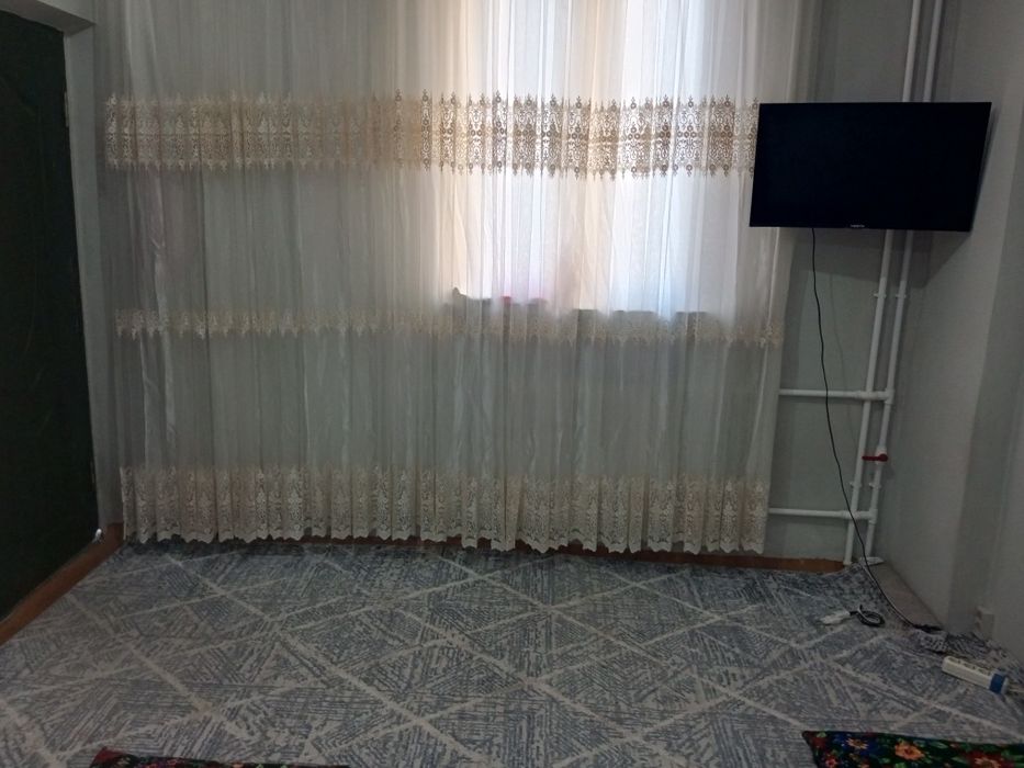 Uy sotiladi 1 xona 2 xona qilingan srochno