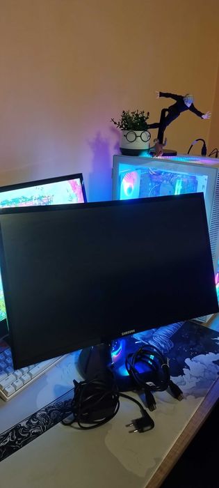 Монитор Samsung 24' Curved