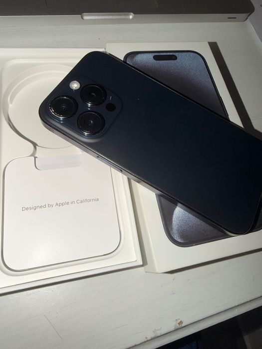 Iphone 15 pro 256gb blue