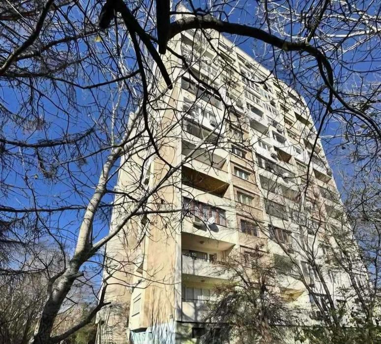 Четиристаен в кв. Чайка