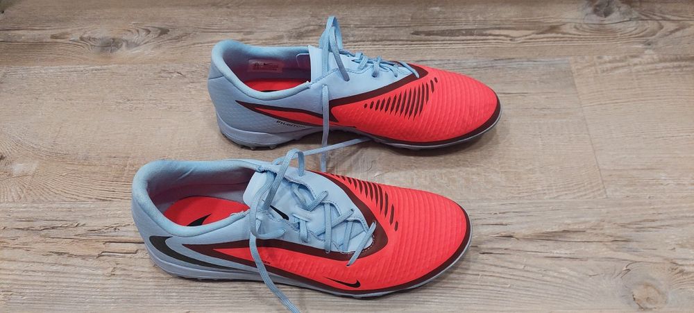 Футболни обувки Nike phantom