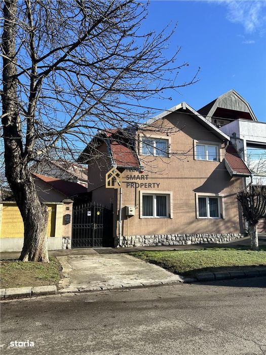 De vanzare casa 4 camere Cantemir