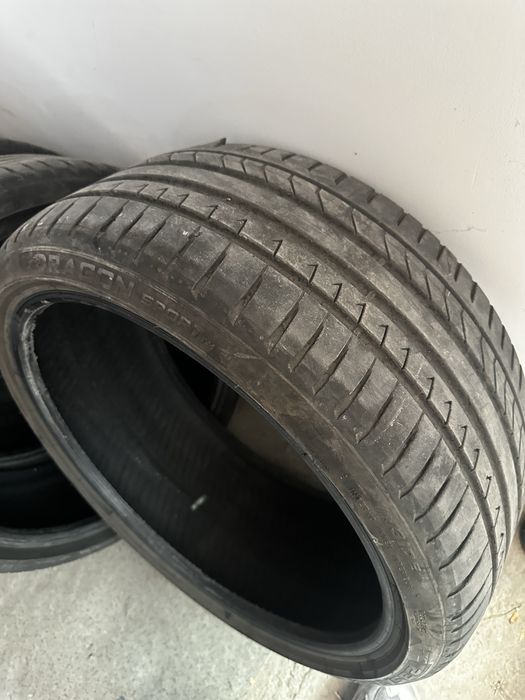 Pirelli R19 235/35 разнаширокий