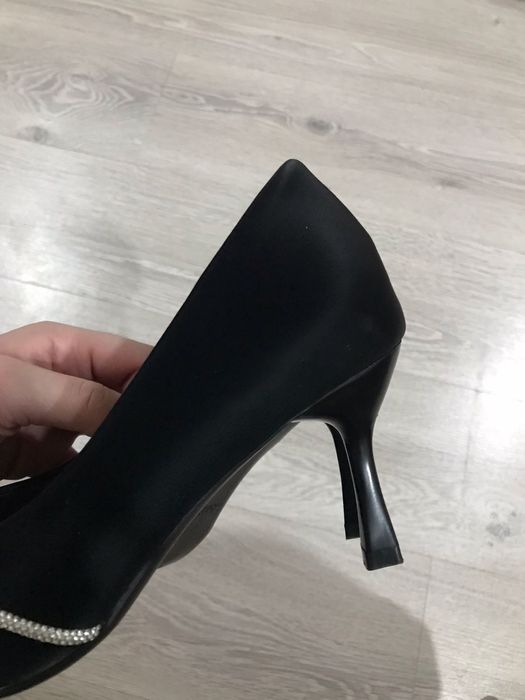 Продам чёрные туфли