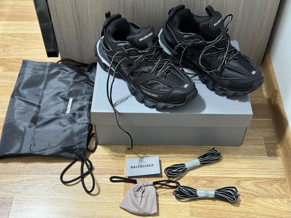 balenciaga track led