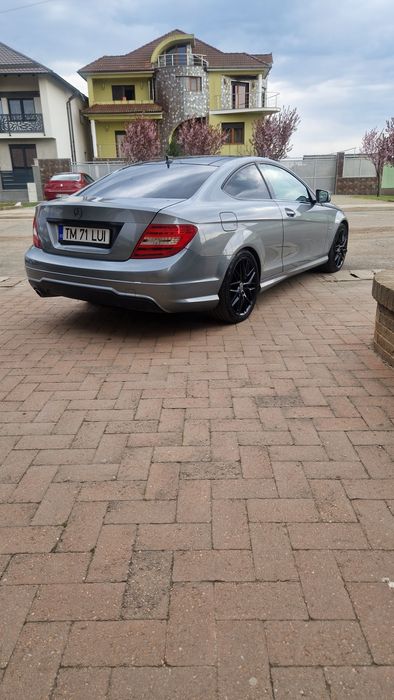 Mercedes- Benz C 220 AMG