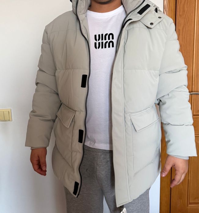 Новый куртка сатылады.