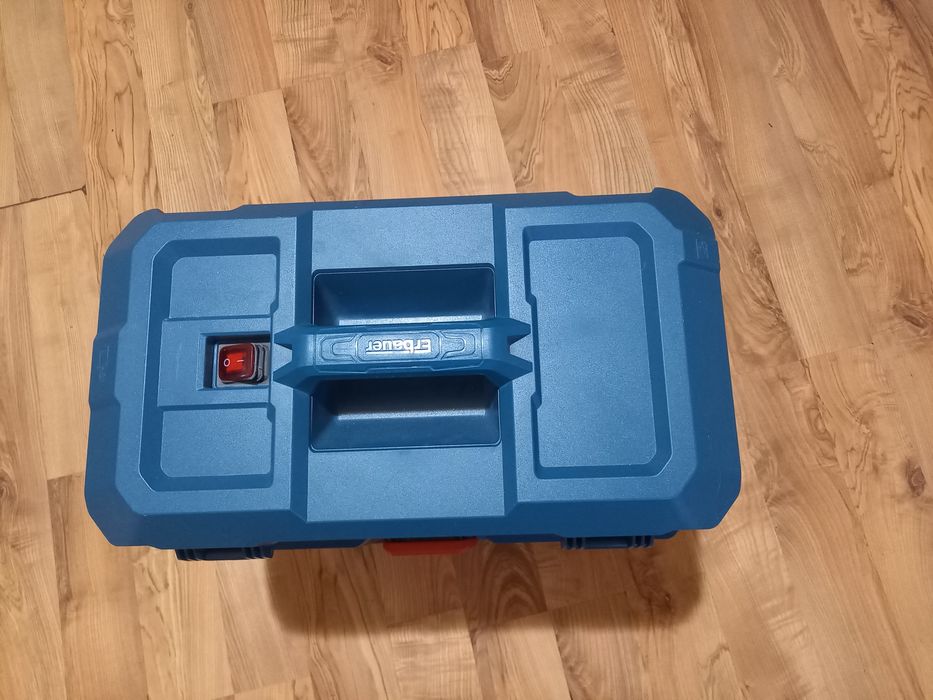 Aspirator Erbauer cu acumulator