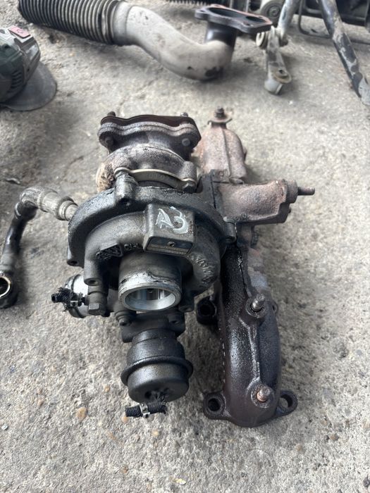 Audi A3 VW Golf Двигател скоростна кутия турбина стартер