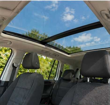 Inchiriez VW Touran 7 locuri automat DSG 2.0 TDI panoramic