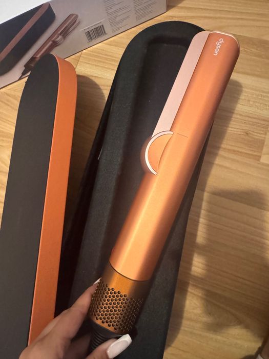 Dyson air straight Amber silk/Pink champagne