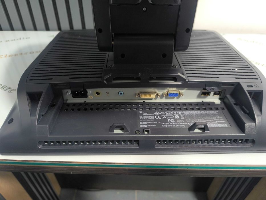 Monitor Touchscreen Elo TouchSystems ET1729L - Funcțional, Testat