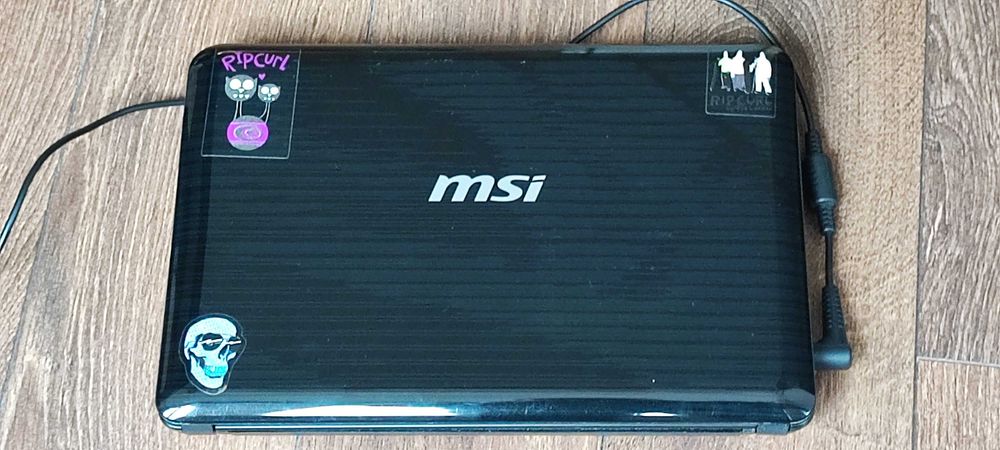 Лаптоп  MSI U135 DX