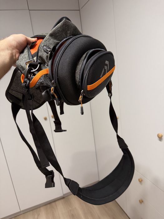 Borseta Daiwa, este noua.