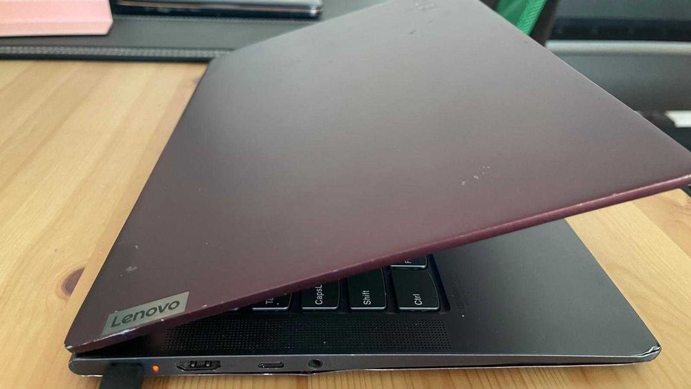 Laptop Lenovo Yoga Slim 7 14ARE05 cu procesor AMD Ryzen™ 7 4800U, 14" Full HD, 16GB, 1TB SSD, AMD Radeon™ Graphics, Windows 10 Home
