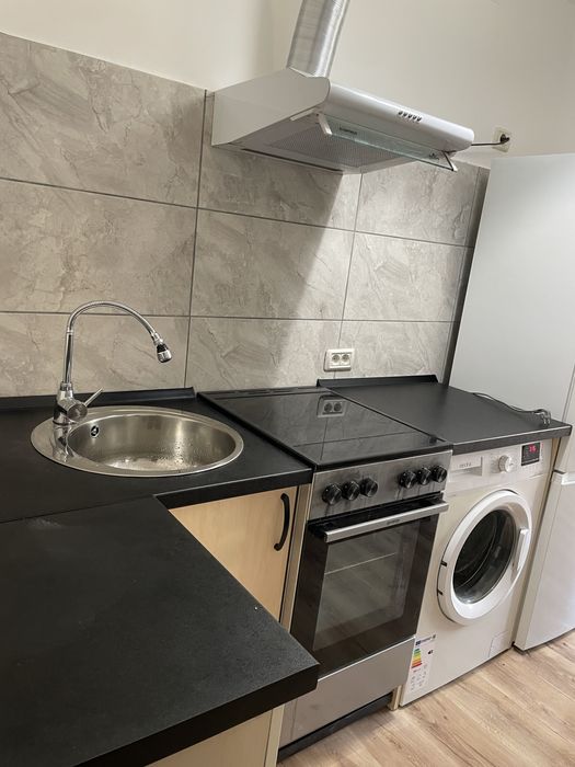 Inchiriez garsoniera 30 mp zona uta