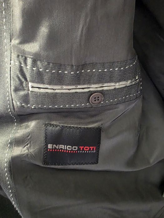Мъжки официален костюм Enrico Toti