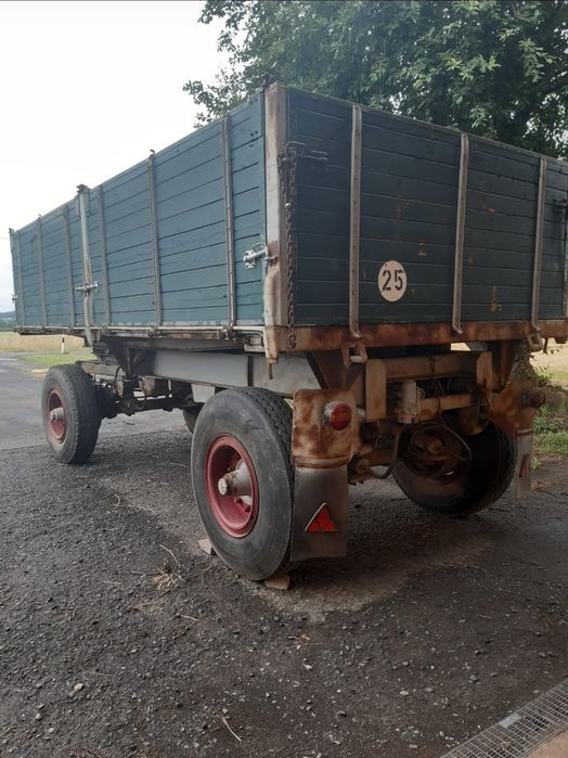 Remorca după Tractor
