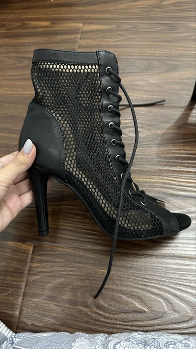 Продаются Хилсы 37 размер