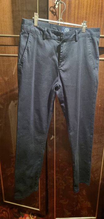 Продам брюки школьные