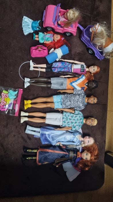 Păpuși Barbie baieti si fete