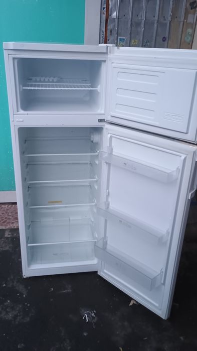 Frigider Arctic Asigur Transport